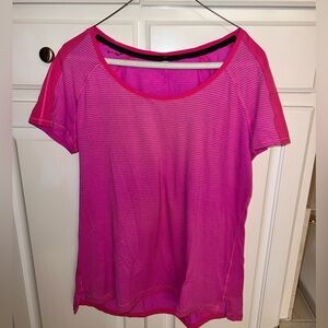 Lululemon women’s Tee